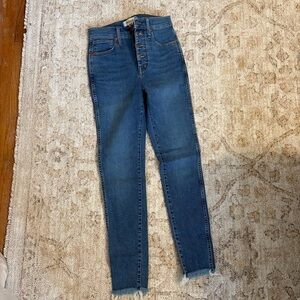 10" High-Rise Skinny Jeans in Mackey Wash: Button-Front Edition
